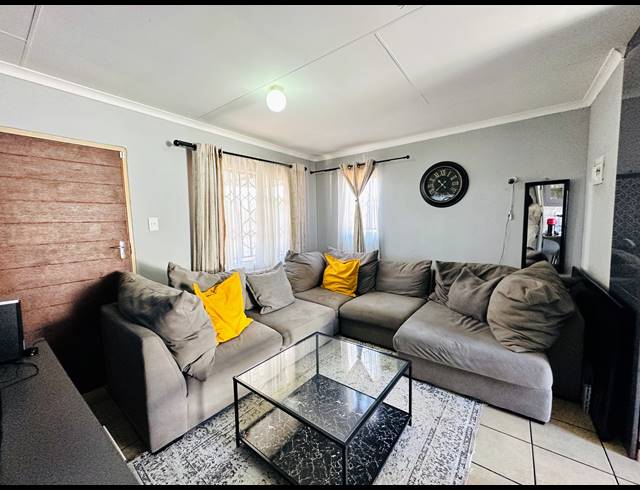 3 BEDROOM HOUSE FOR SALE IN SKY CITY